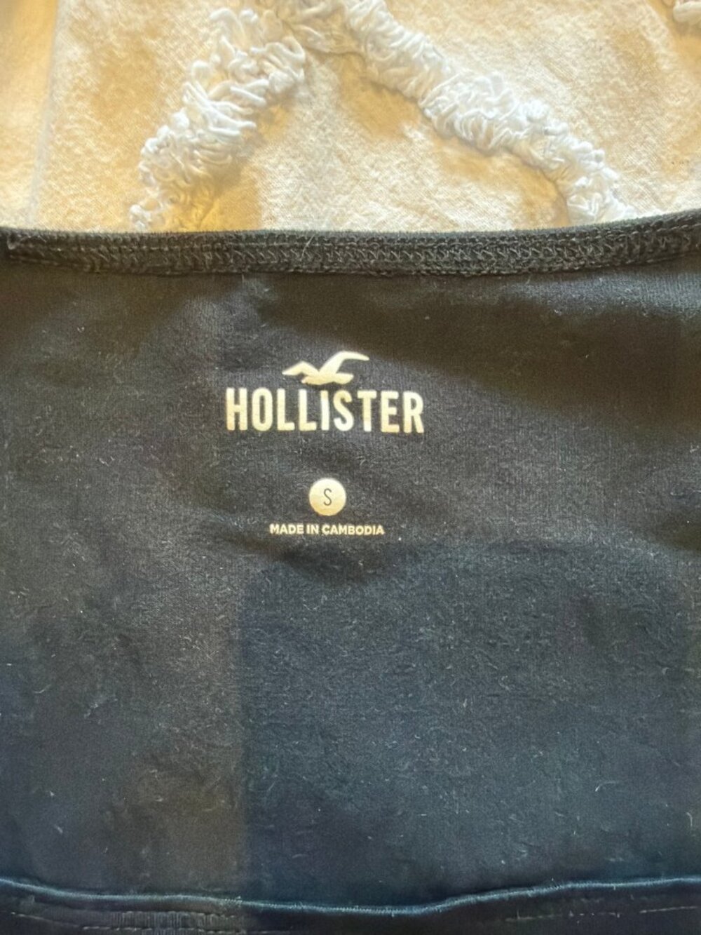 Hollister Tee 3-Pack โ Graphic + Square Neck | Size S